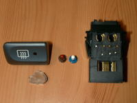 リアデフロスタースイッチ。