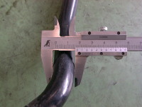 細いけど重いよ、中実は。