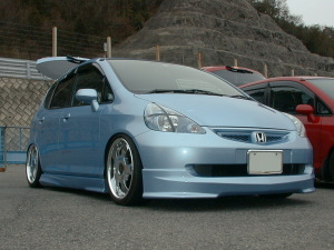 �~���R���B