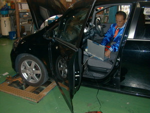 ブラインドタッチでチョイチョイチョイ。