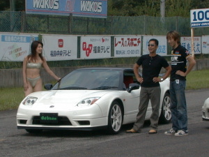 ビキニが眩しい・・・。