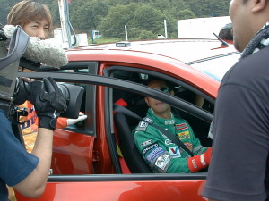 ドリキン土屋選手登場。