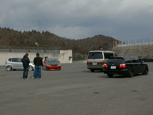 �ҏW�҂ƃJ�����}�����A���O�����߂ĎB�e�J�n�B